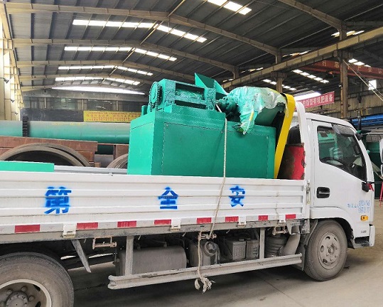 標準2噸不規(guī)則擠壓造粒機山東濰坊